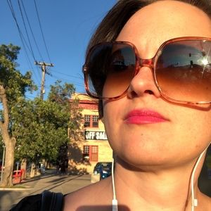 Meet your Posher, Megan